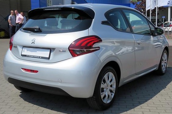 PEUGEOT 208 (01/10/2015) - 