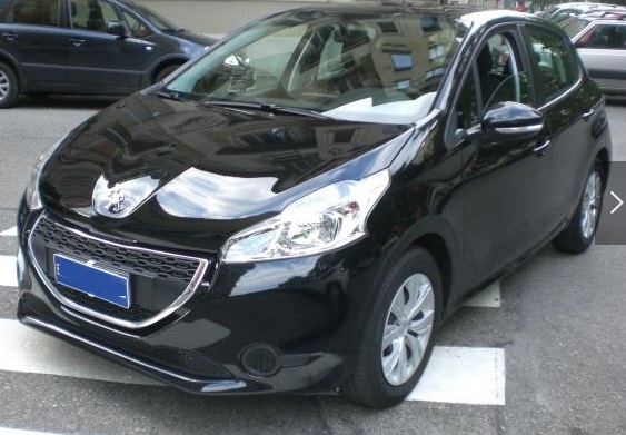 Left hand drive PEUGEOT 208 1.4 8V HDi 68CV Active