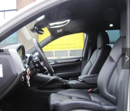 Left hand drive car PORSCHE CAYENNE (01/06/2015) - 