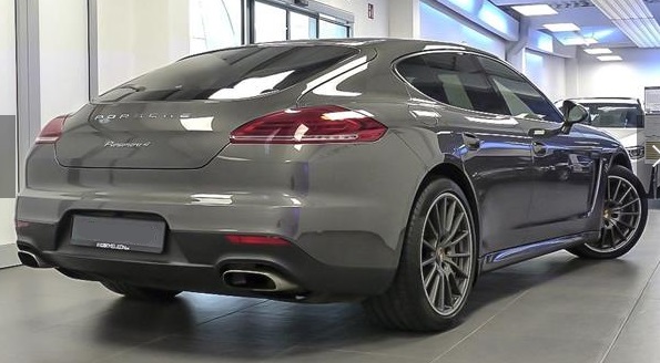 lhd car PORSCHE PANAMERA (01/09/2015) - 