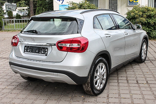 Left hand drive car MERCEDES GLA (01/10/2015) - 