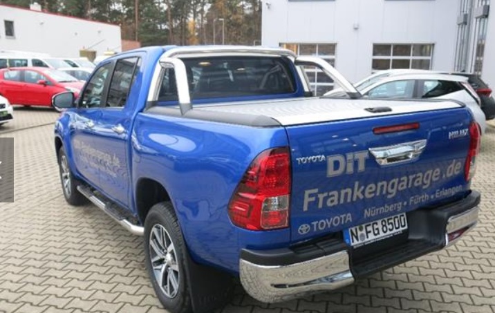 Left hand drive TOYOTA HILUX 2.4 D-4D DC Executive 4x4 Invincible DEMO