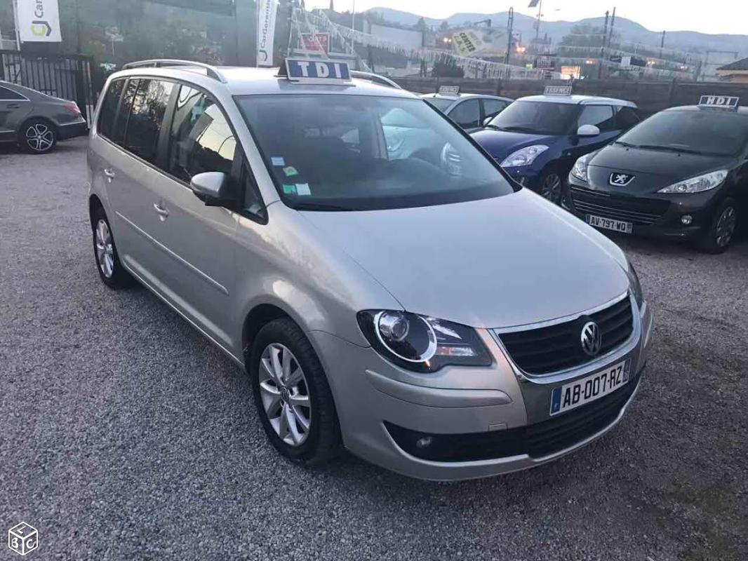 Left hand drive VOLKSWAGEN TOURAN 2 1.9 TDI 105 CV 7 SEATS FRENCH REG