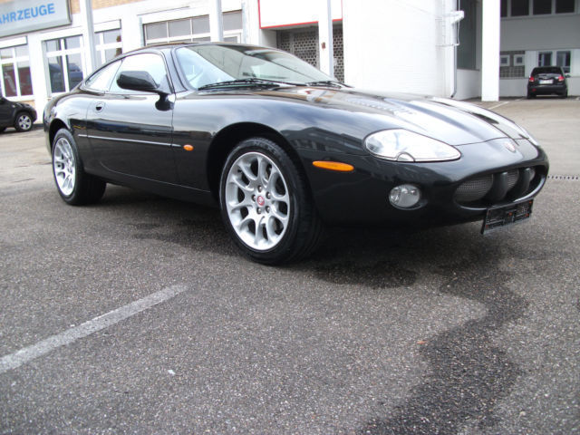 Left hand drive JAGUAR XKR XKR COUPE