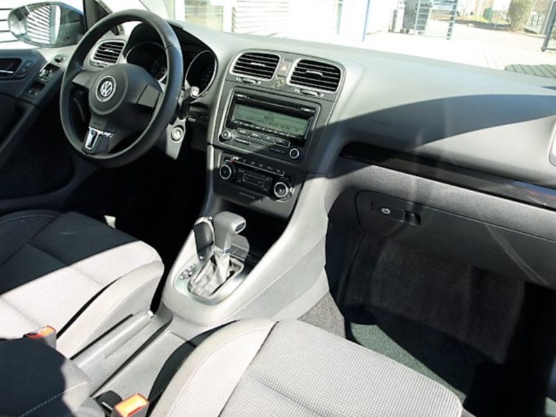 Left hand drive car VOLKSWAGEN GOLF (01/01/2011) - 