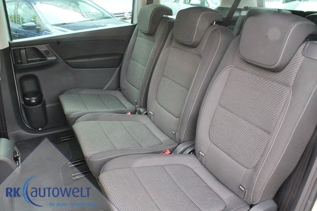 Left hand drive car VOLKSWAGEN SHARAN (01/10/2015) - 