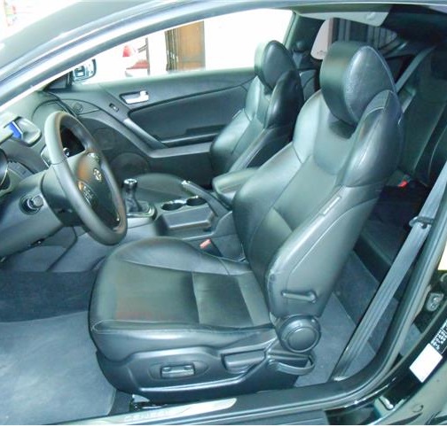 Left hand drive car HYUNDAI COUPE (01/01/2013) - 