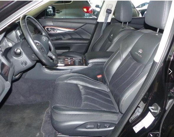 Left hand drive car INFINITI Q70 (01/03/2014) - 