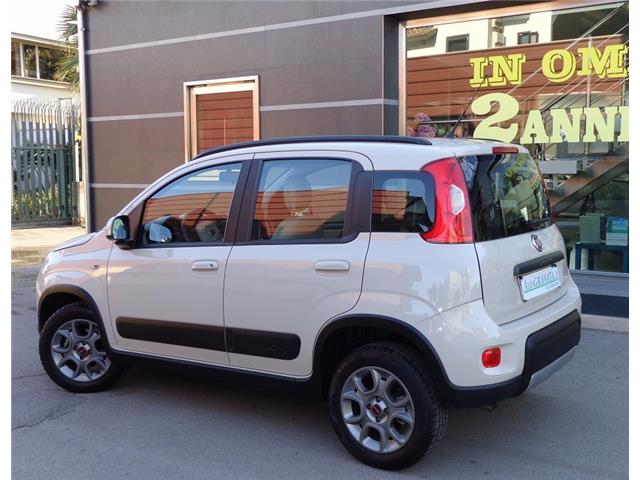 FIAT PANDA (01/04/2016) - 