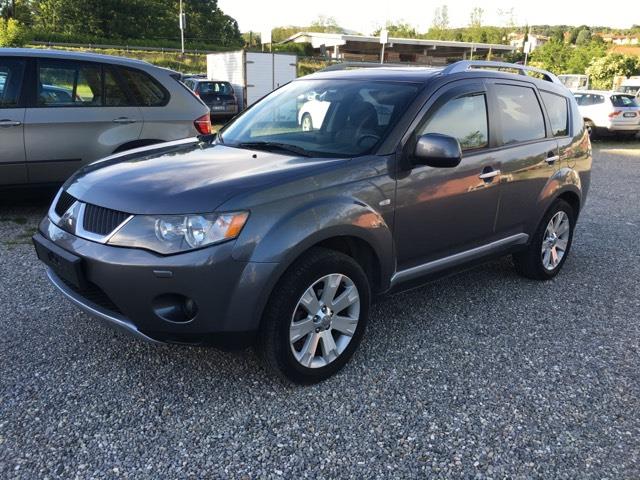 Left hand drive MITSUBISHI OUTLANDER 2.2 DID INSTYL 7 SEATS