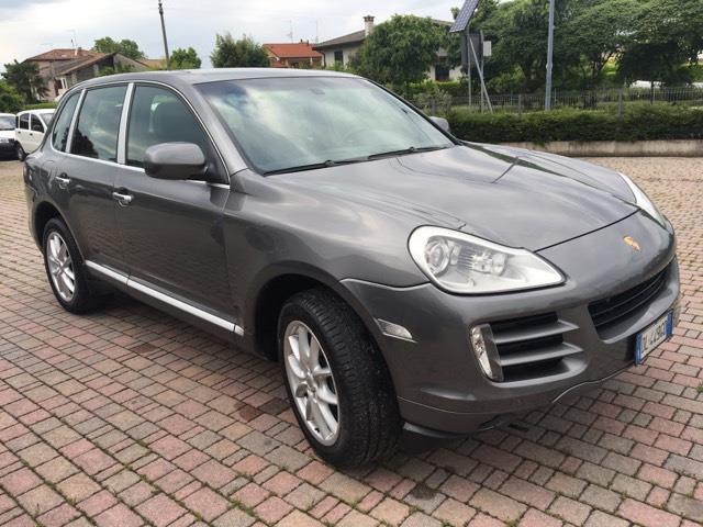 left hand drive PORSCHE CAYENNE (01/02/2008) -  