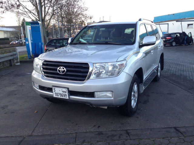 Left hand drive TOYOTA LANDCRUISER V8 EXECUTIVE