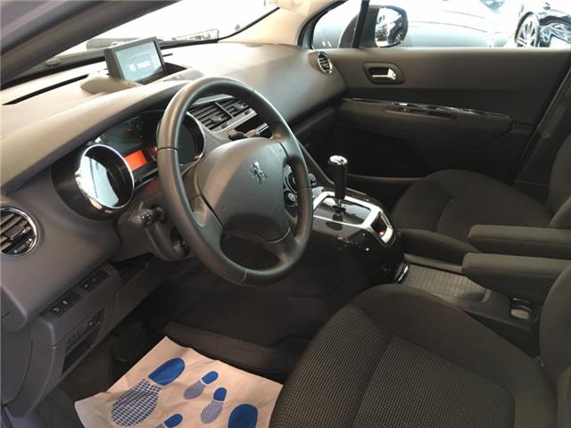 left hand drive PEUGEOT 5008 (12/11/2013) -  