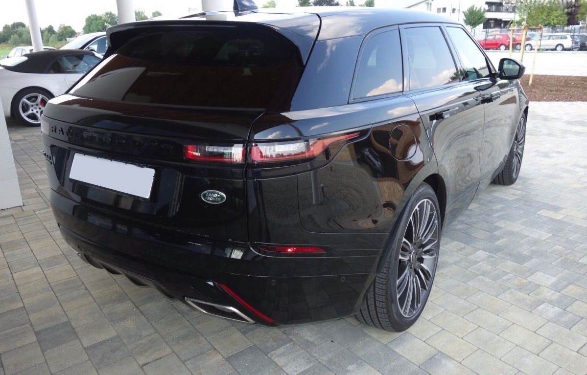 Left hand drive LANDROVER VELAR D300 SE R-DYNAMIC