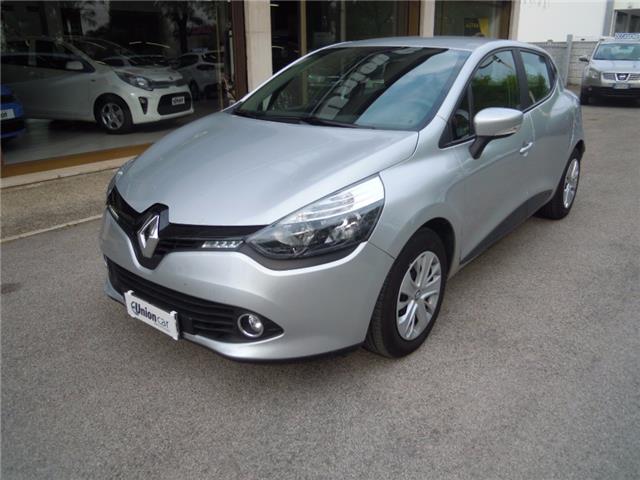 lhd RENAULT CLIO (01/05/2017) - 