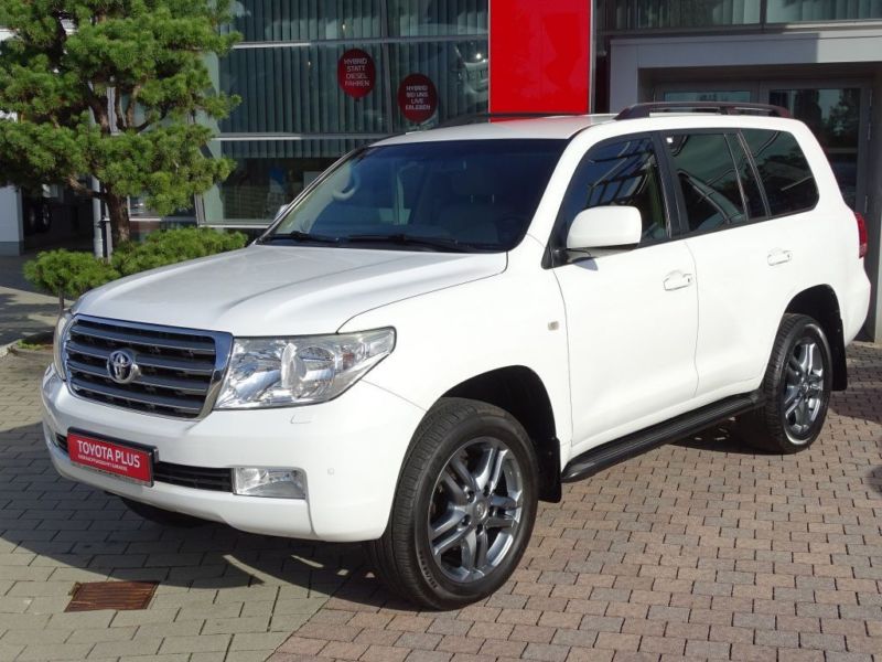 Left hand drive TOYOTA LANDCRUISER V8 D4D EXECUTIVE