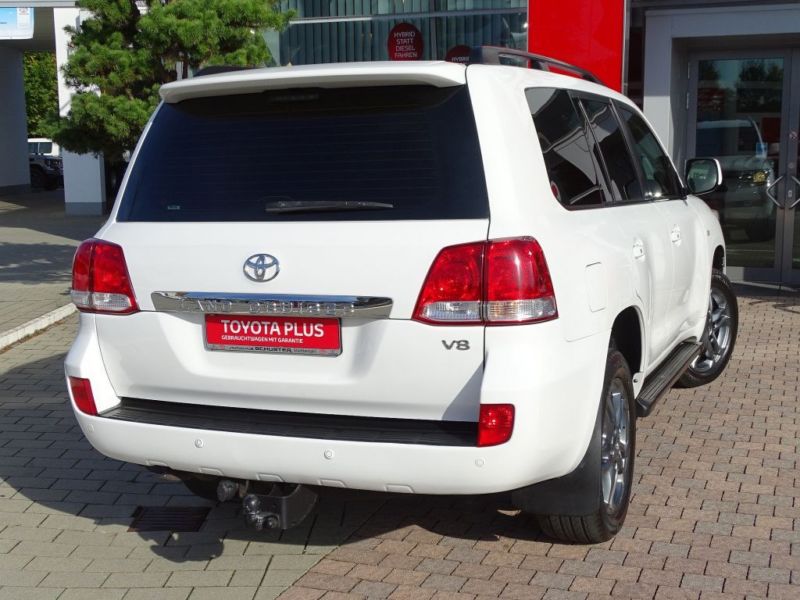 Left hand drive TOYOTA LANDCRUISER V8 D4D EXECUTIVE