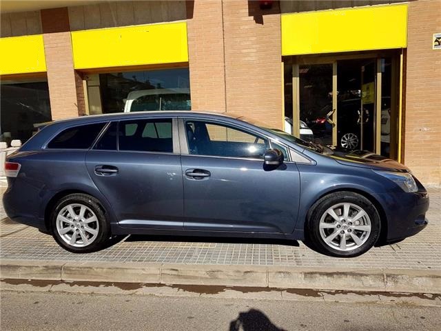 TOYOTA AVENSIS (01/10/2010) - 