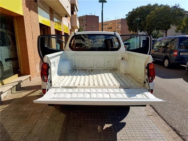 left hand drive MITSUBISHI L200 (01/10/2014) -  