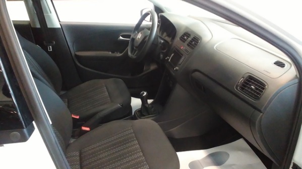 Left hand drive car VOLKSWAGEN POLO (01/01/2015) - 