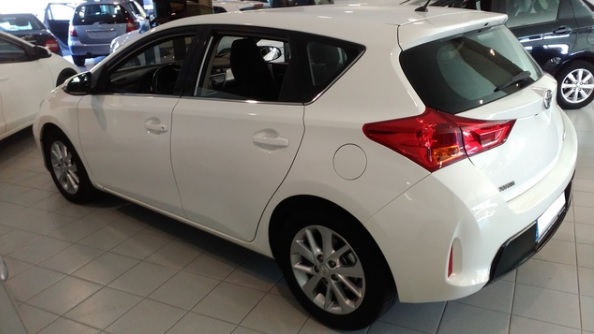 TOYOTA AURIS (01/01/2014) - 