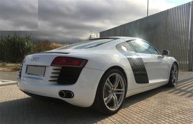 Left hand drive AUDI R8 4.2 FSI V8 quattro R tronic Spanish Reg