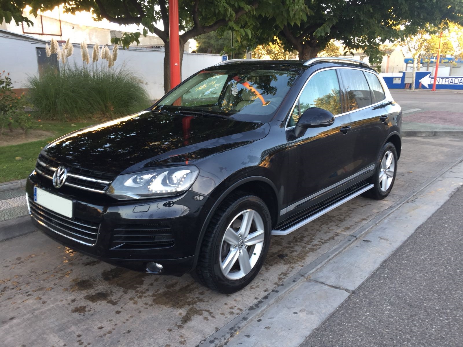 lhd car VOLKSWAGEN TOUAREG (01/01/2011) - 