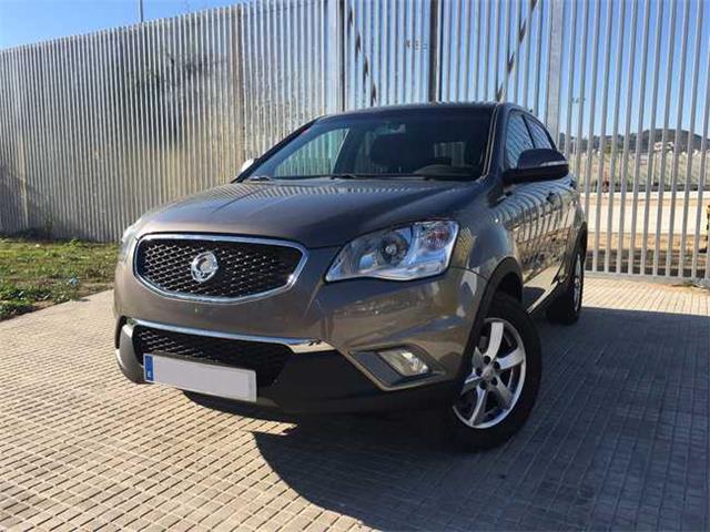 Left hand drive SSANGYONG KORANDO D20T Premium 4x2 Spanish Reg