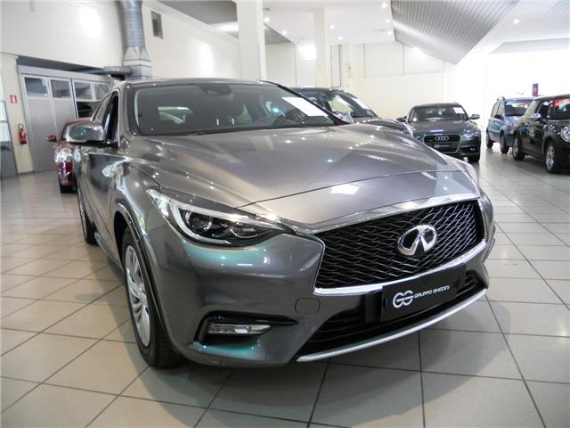 INFINITI Q30 (01/05/2016) - 