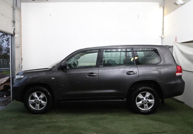 Left hand drive car TOYOTA LANDCRUISER (01/04/2010) - 