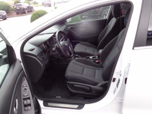 Left hand drive car HYUNDAI i30 (01/01/2017) - 