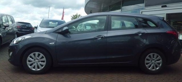 Left hand drive HYUNDAI i30 CW 1.6 CRDi DCT Cool 