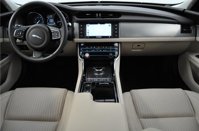 JAGUAR XF (01/06/2016) - 