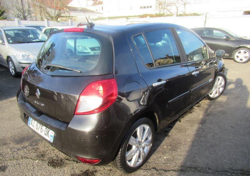 RENAULT CLIO (01/04/2010) - 