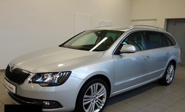 Left hand drive SKODA SUPERB 2,0TDI Elegance 4x4 DSG Navi auto