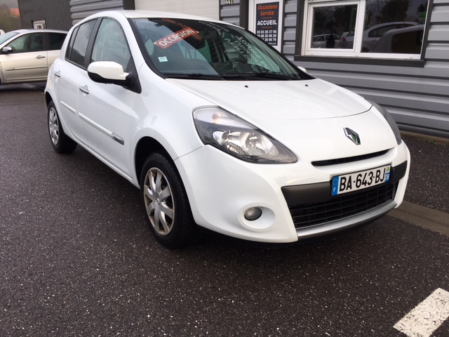 lhd RENAULT CLIO (01/08/2010) - 