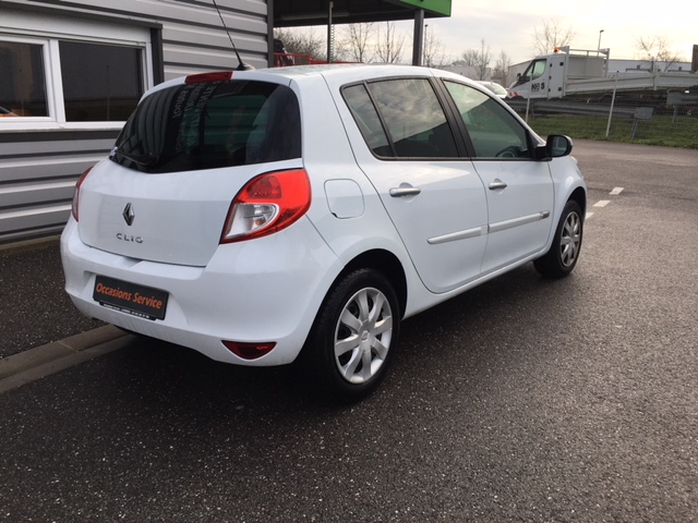 RENAULT CLIO (01/08/2010) - 