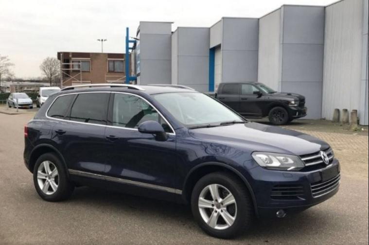 Left hand drive VOLKSWAGEN TOUAREG 3.0 tsi hybrid highline 4-motion