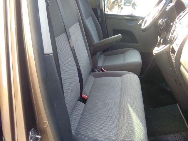 Left hand drive car VOLKSWAGEN CARAVELLE (01/05/2012) - 