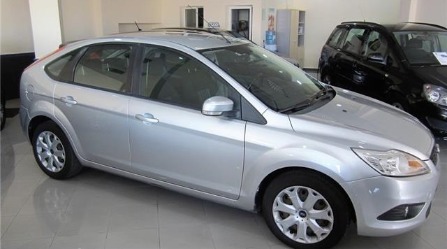 Left hand drive FORD FOCUS 1.6 Trend Aut. Spanish Reg