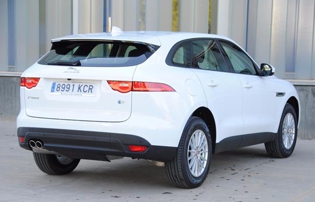 Left hand drive JAGUAR F-PACE 2.0 i4D Pure RWD 163CV Spanish Reg