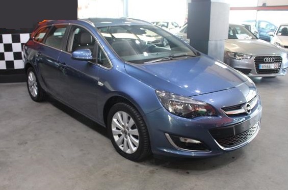 Left hand drive OPEL ASTRA ST CDTi Spanish Reg