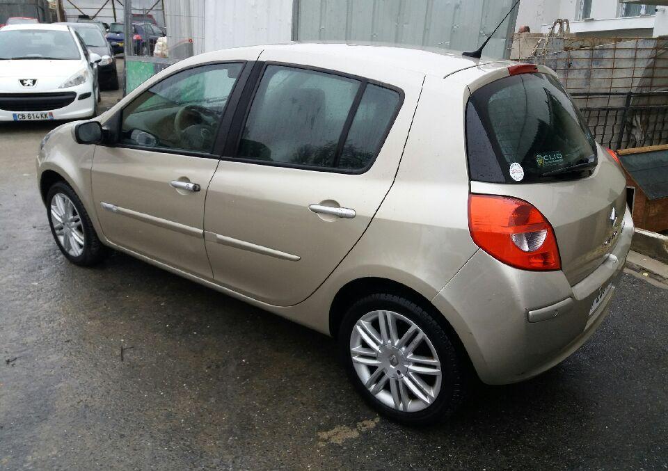 RENAULT CLIO (01/05/2005) - 