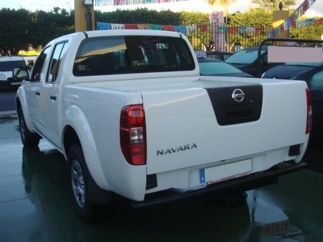 Left hand drive NISSAN NAVARA 2.5 DCI 144CV FE KING CAB 4X4 Spanish Reg