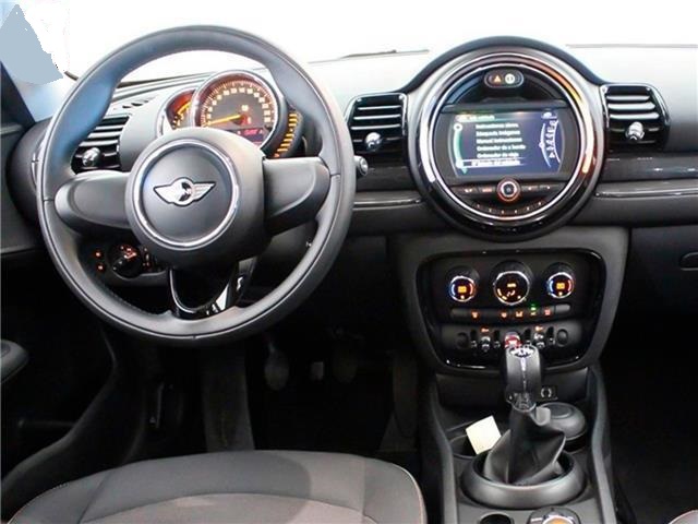 Left hand drive car MINI CLUBMAN (01/04/2016) - 