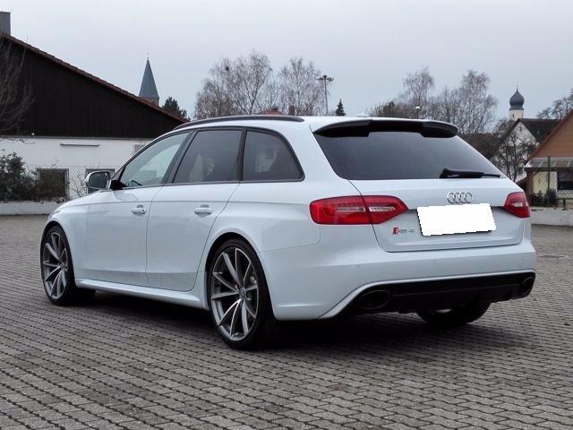 AUDI RS4 (01/12/2015) - 