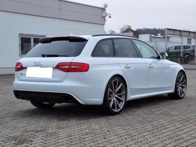 Left hand drive car AUDI RS4 (01/12/2015) - 