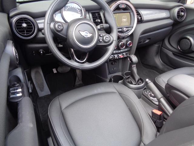 Left hand drive car MINI COOPER (01/05/2016) - 