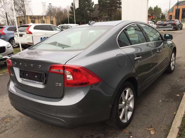 Left hand drive VOLVO S60 D2 Geartronic Summum