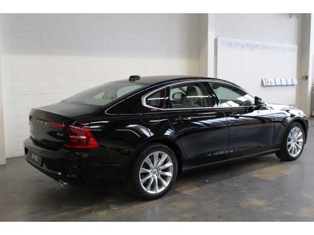 Left hand drive VOLVO S90 D4 AWD Momentum